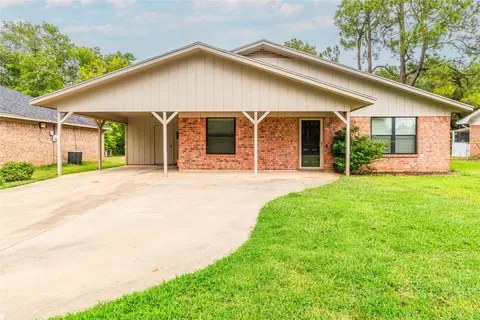 1725 E Jackson St, Paris, TX 75460