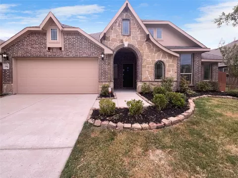 2008 Brenham Dr, Heartland, TX 75126