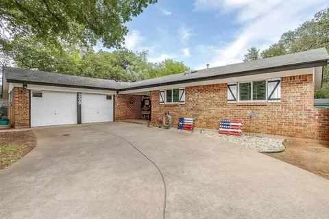 206 N Wisteria St, Mansfield, TX 76063