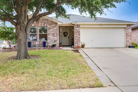 1001 Dusty Palomino Dr, Fort Worth, TX 76179
