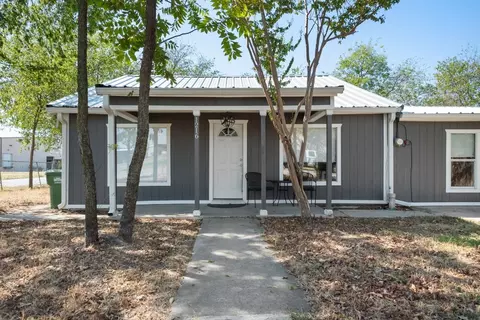 1216 SE 3rd St, Mineral Wells, TX 76067