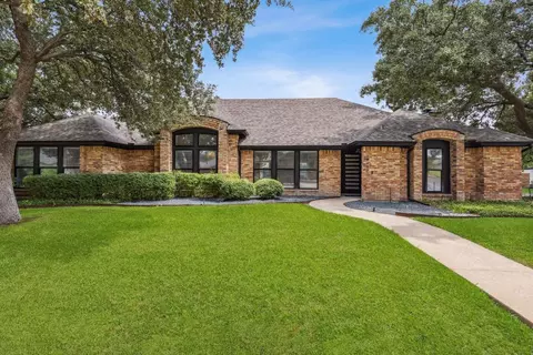 18404 Voss Rd, Dallas, TX 75287