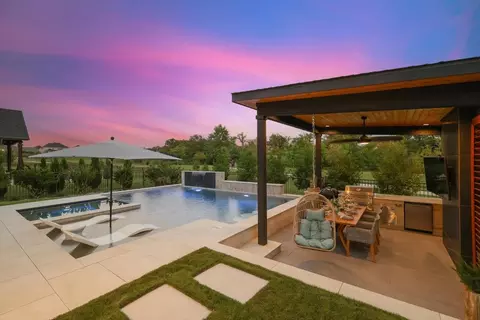 1104 Armadillo Trl, Lantana, TX 76226