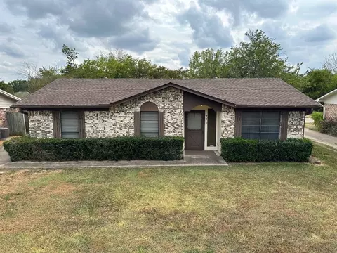 712 Camp St, Sulphur Springs, TX 75482