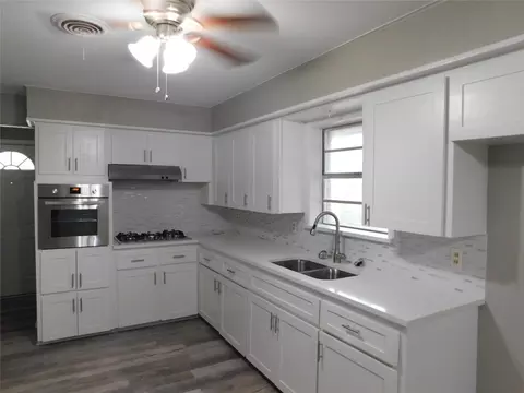 504 E Young St, Howe, TX 75459 photo 6