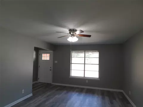 504 E Young St, Howe, TX 75459 photo 4