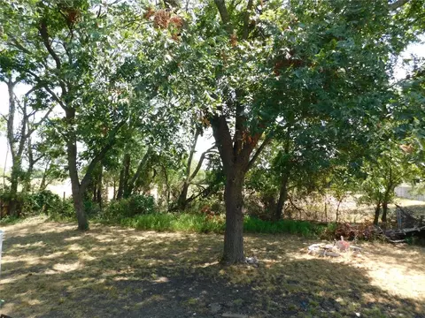504 E Young St, Howe, TX 75459 photo 16
