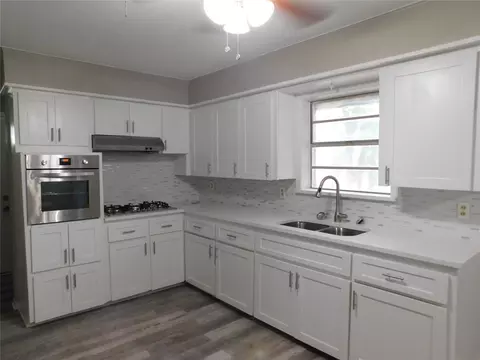 504 E Young St, Howe, TX 75459 photo 5