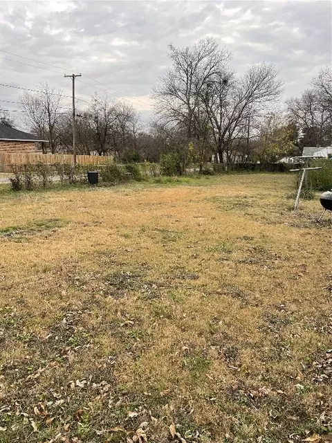 2144 Custer Dr, Dallas, TX 75216