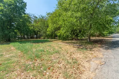 736 Cedar St, Paris, TX 75460 photo 2