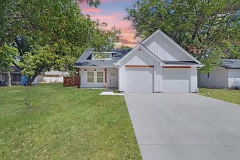 812 Jameson St, Weatherford, TX 76086