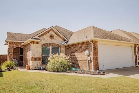 306 Blake Ln, Midlothian, TX 76065