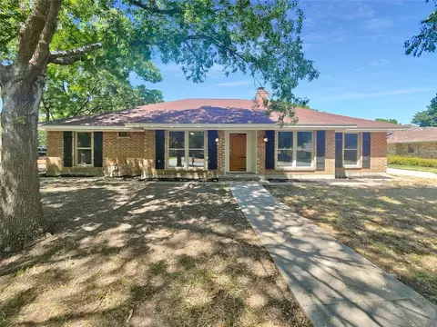 1601 E Windsor Dr, Denton, TX 76209