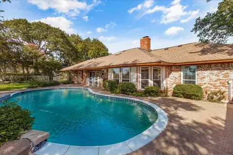 608 Royal View Ct, Willow Park, TX 76087