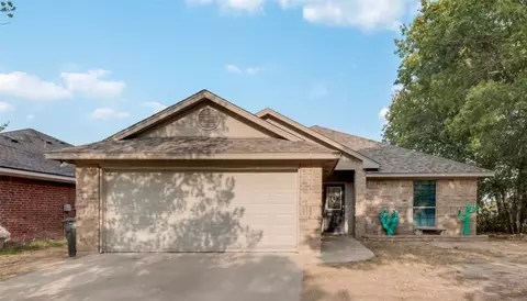 906 Van Winkle St, Weatherford, TX 76086