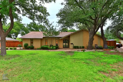 2027 Brook Hollow Dr, Abilene, TX 79605