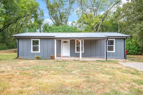 301 W Elm St, Edgewood, TX 75117