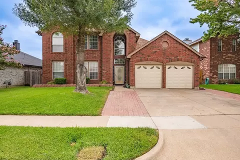 932 Tennis Villa Dr, Arlington, TX 76017