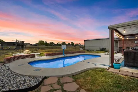 9275 Homestead Ln, Forney, TX 75126
