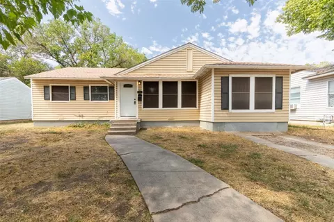 954 Ralph St, Grand Prairie, TX 75051