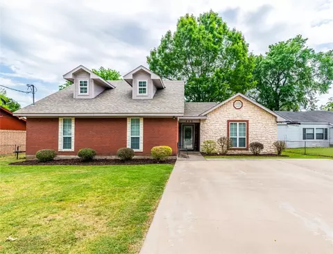205 W North, Blossom, TX 75416
