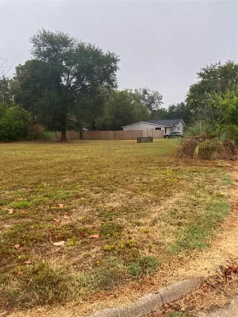 640 Texas St, Van, TX 75790 photo 3