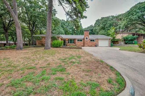 1001 Briarwood Blvd, Arlington, TX 76013
