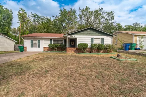 3903 7th St, Greenville, TX 75401