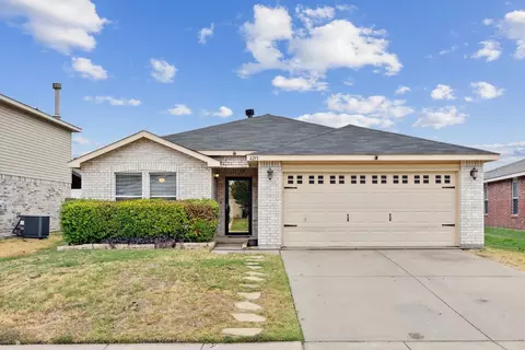 4213 Meadowknoll Dr, Fort Worth, TX 76123