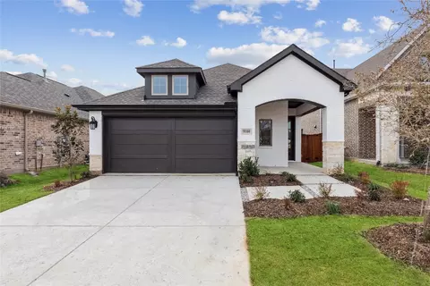 9100 Winding Creek Dr, Oak Point, TX 75068
