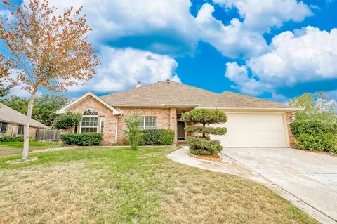 2901 Geronimo Dr, Corinth, TX 76210