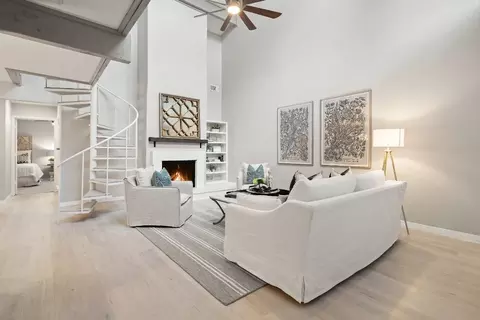 9222 Chimney Corner Ln, Dallas, TX 75243