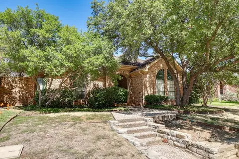 1813 Crockett Cir, Irving, TX 75038