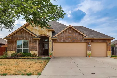 1038 Cydnie St, Kennedale, TX 76060