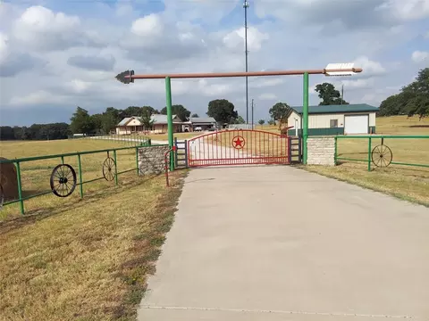 5585 Fm 902, Gainesville, TX 76240