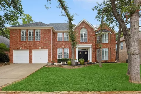 3917 Pebblebrook Ln, Bedford, TX 76021