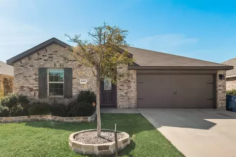 2317 Pontotoc Dr, Forney, TX 75126