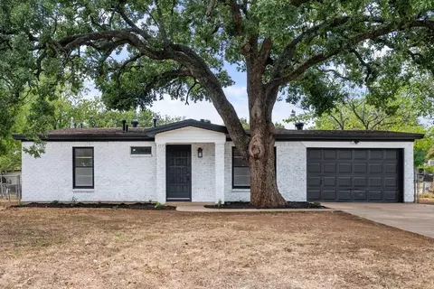 208 Bryan Dr, Arlington, TX 76011