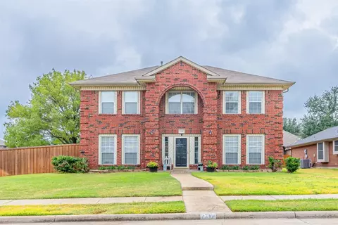 7318 Wilshire Dr, Rowlett, TX 75089
