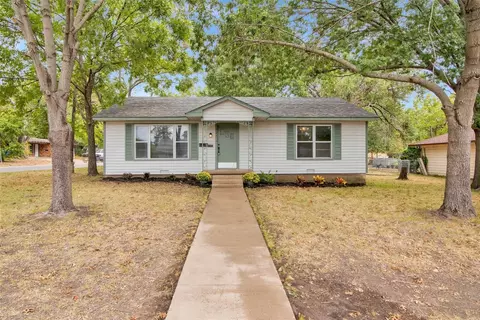 627 N Wharton St, Sherman, TX 75092