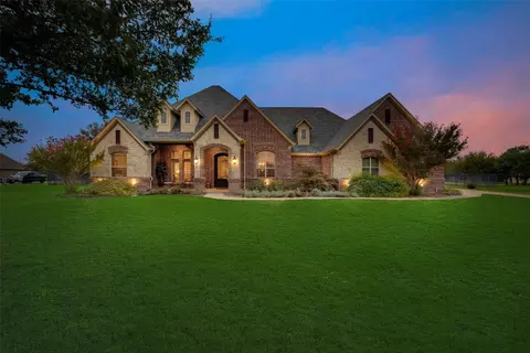 333 Silver Canyon Dr, Fort Worth, TX 76108