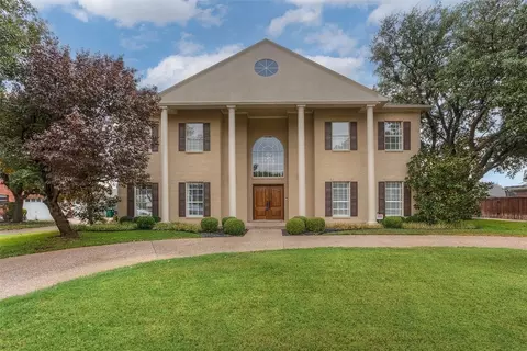 6336 Meadows West Dr, Fort Worth, TX 76132