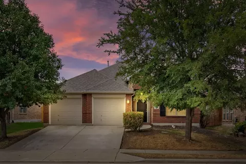 828 Lake Worth Trl, Little Elm, TX 75068