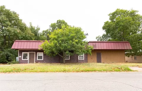 406 W Morgan St, Denison, TX 75020