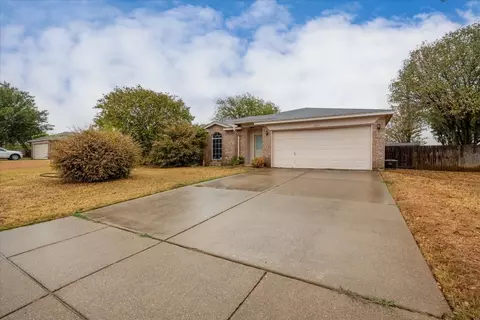 1603 Berry Dr, Cleburne, TX 76033