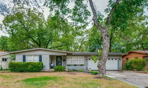 1604 Larkspur Dr, Arlington, TX 76013