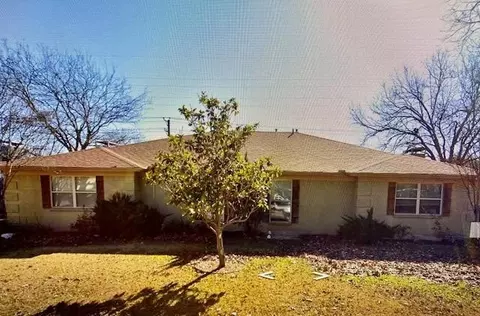 4300 Segura Ct N, Fort Worth, TX 76132