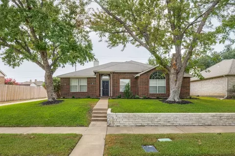 5832 Baker Dr, The Colony, TX 75056