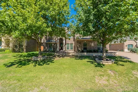 951 Silver Creek Dr, Desoto, TX 75115