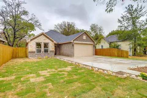 222 W Heard St, Cleburne, TX 76033